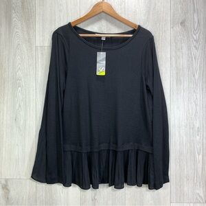 NWT Valerie Stevens women's size L basic black long sleeve soft knit ruffle top